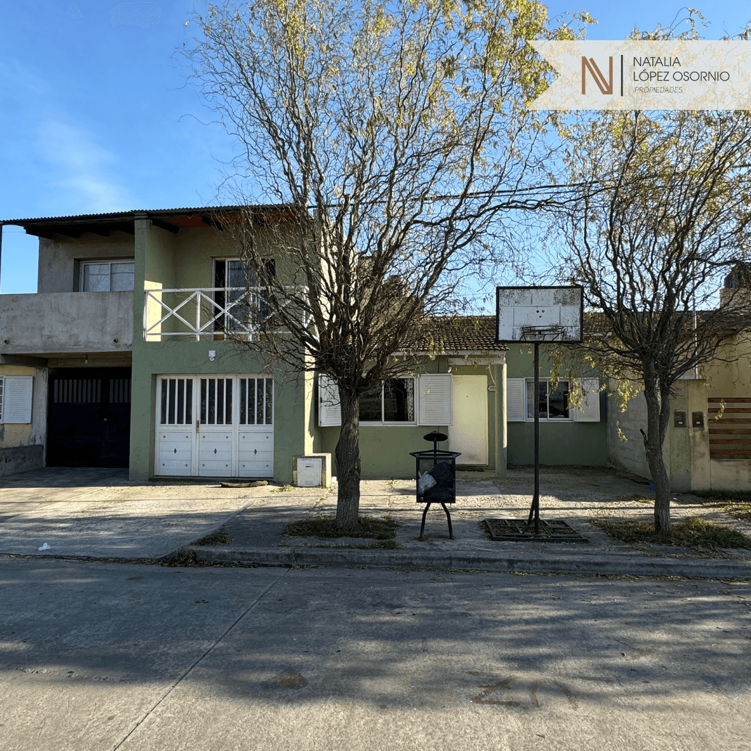 🏡  HERMOSA CASA CON AMPLIACIONES - UOCRA II - 3