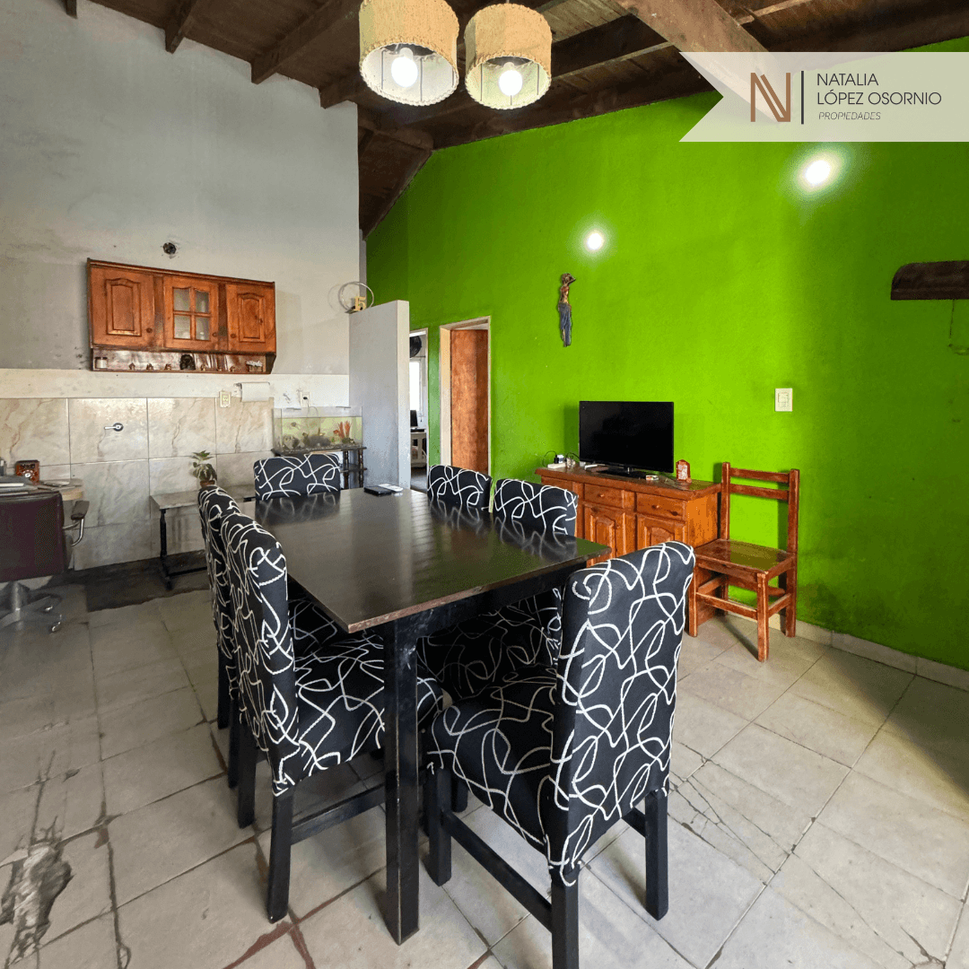 🏡  HERMOSA CASA CON AMPLIACIONES - UOCRA II - 9