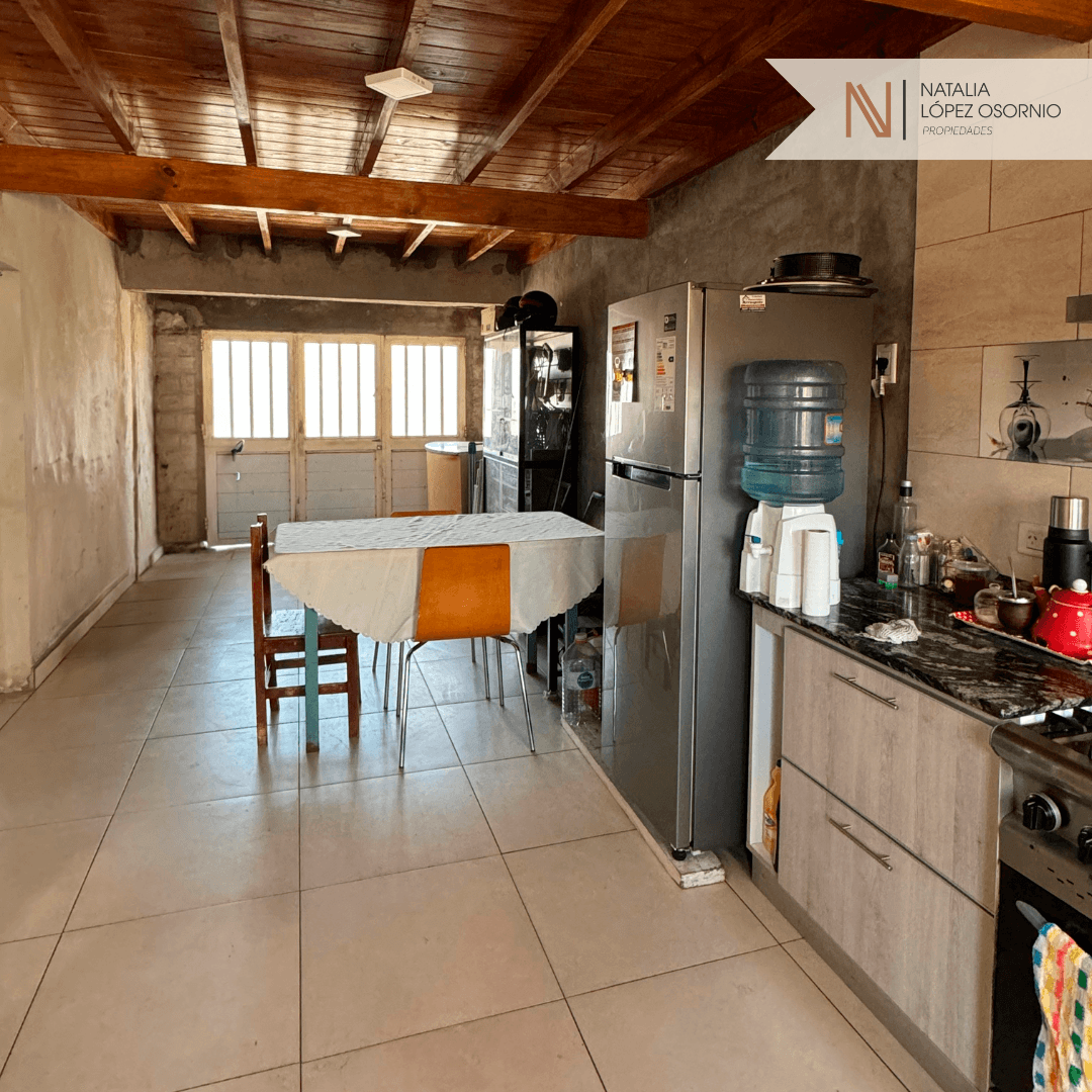 🏡  HERMOSA CASA CON AMPLIACIONES - UOCRA II - 7